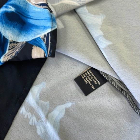 DG2 by Diane Gilman Floral Keyhole Ruffle Sleeve Blouse - Picture 6 of 8